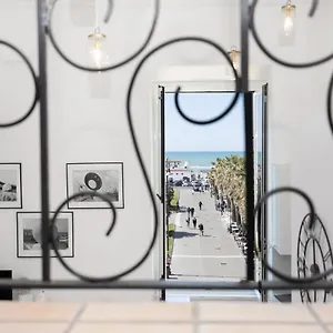 https://anco-marzio-house.it-romehotels.com