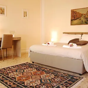 https://cozy-quiet-venice-guglie-apartment.hotelslidodijesolo.com